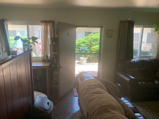 Building Photo - $758 | 1BR/1BA | Cat Friendly Condo for re...