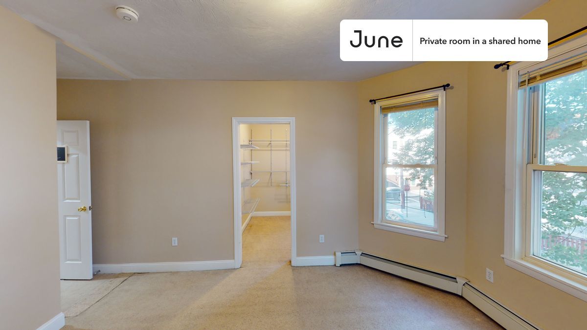 Building Photo - Room in Shared 3 bed/1 bath home