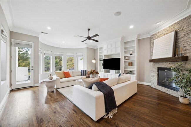 Building Photo - 6310 Taggart St