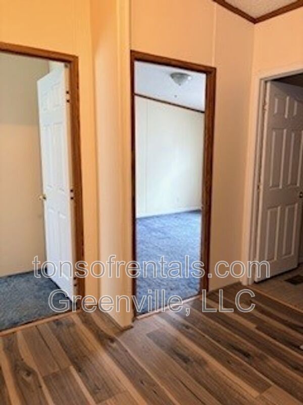 Building Photo - 112 Acorn Trail