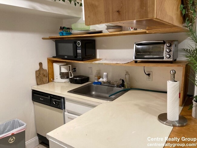 Building Photo - Amazing value two bedroom in Brookline
