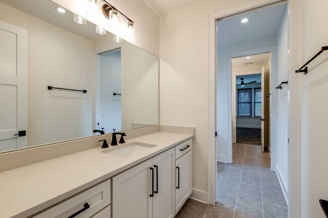 Building Photo - 4031 Natures Lndg Dr