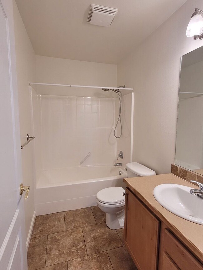 Building Photo - Sandcastle Estates Home - Pet friendly