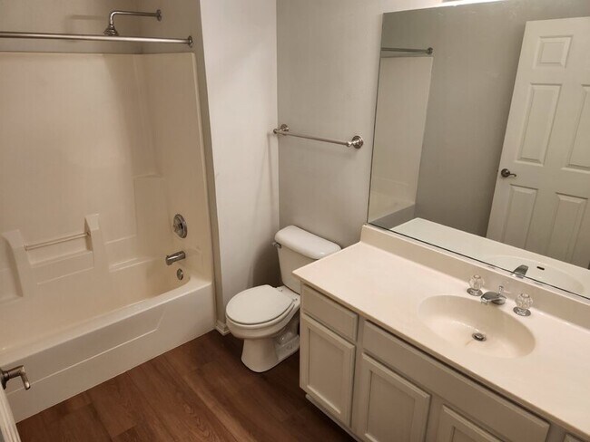 Building Photo - 811 Burr Oaks Dr