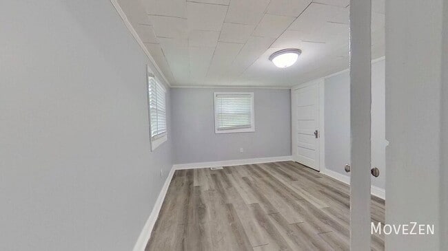 Building Photo - 118 N Graham Ave