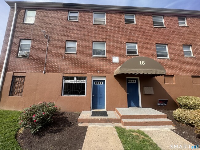 Building Photo - 752 New Britain Ave