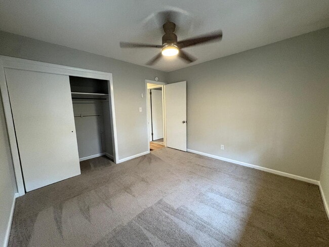 Building Photo - Under the cherry blossom tree, one did see, the cutest house on Sandra ever to be!