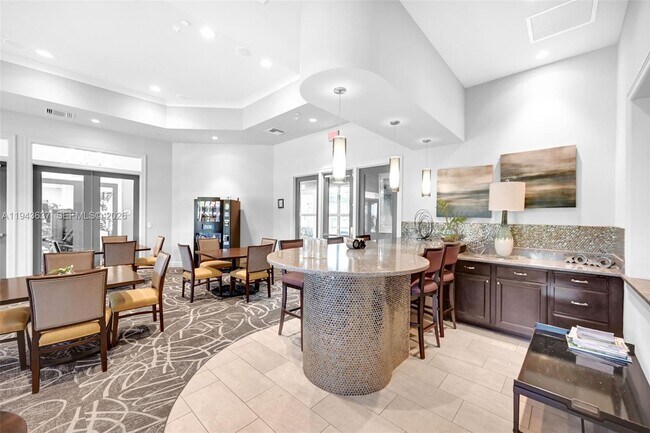 Building Photo - 964 Banyan Dr