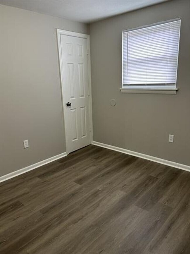 Building Photo - 4809 Saddlebrook Ln