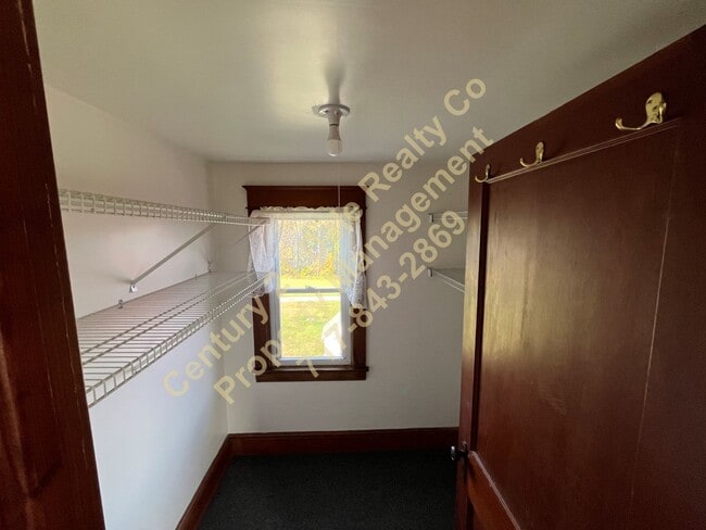 Building Photo - 3 BR Cape Cod in Eastern School District R...