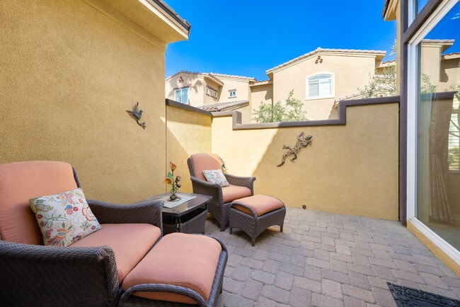Building Photo - 52230 Desert Spoon Ct
