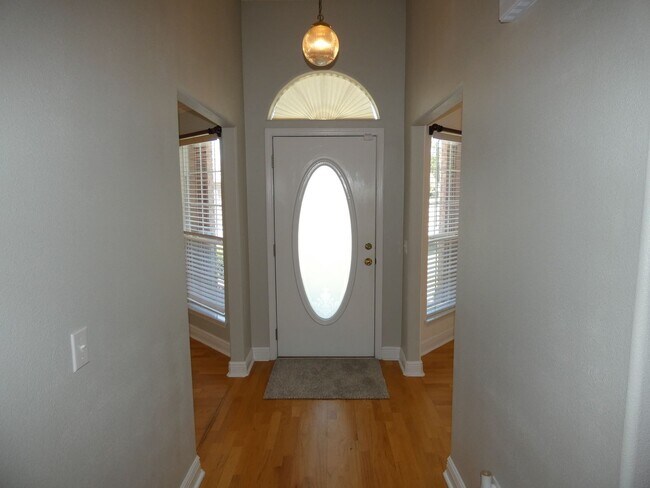 Building Photo - Charming 4-Bedroom Home With Sunroom
