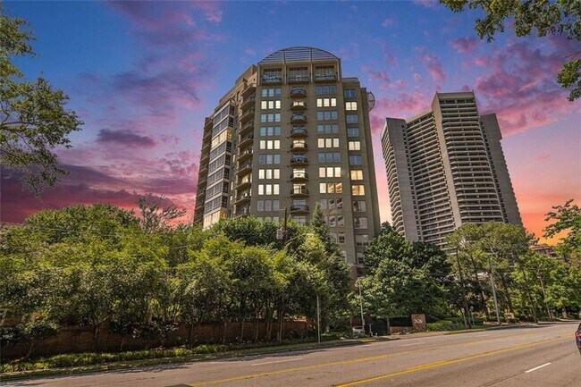 Primary Photo - 2626 Peachtree Rd NW