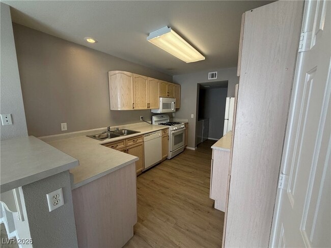 Building Photo - 8425 Blazing Sun Ave