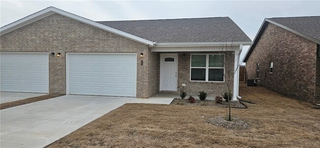 Building Photo - 523 NW 68th Ave