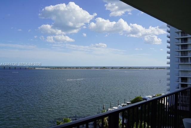 Building Photo - 1450 Brickell Bay Dr