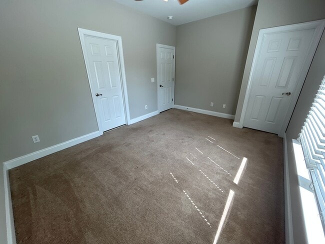 Building Photo - 3 Bedroom | 3.5 Bathroom Raleigh Townhome ...