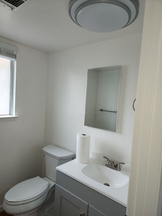 Building Photo - C290TBR
