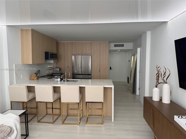 Building Photo - 1849 S Ocean Dr