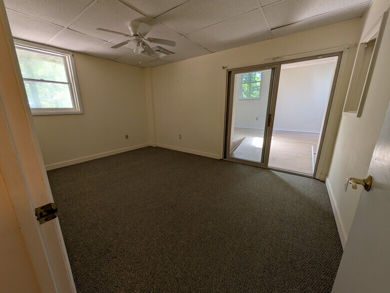 Building Photo - 1118 Longview Dr