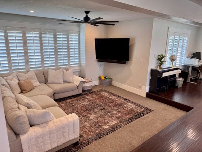 Building Photo - Stunning 7-Bedroom Home with Pool, EV-Read...