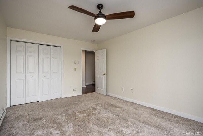 Building Photo - 529 Fox Run Ln