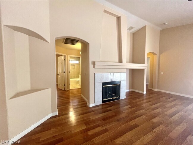 Building Photo - 994 Trackers Glen Ave