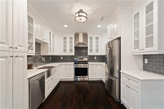 Building Photo - 6327 Howell Cobb Ct