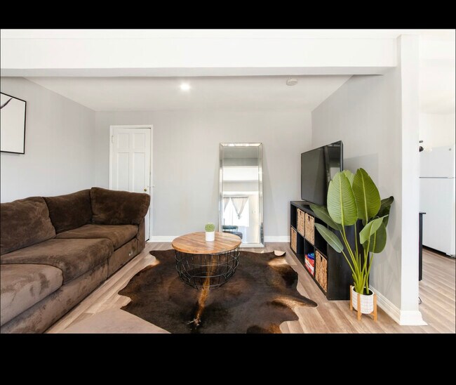 1053 N Eastman Ave 1053 N Eastman Ave Los Angeles CA 90063