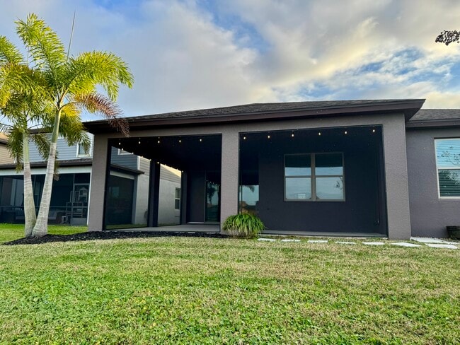 Building Photo - 5110 Levana St