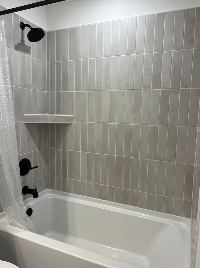 Building Photo - Beautiful New Home