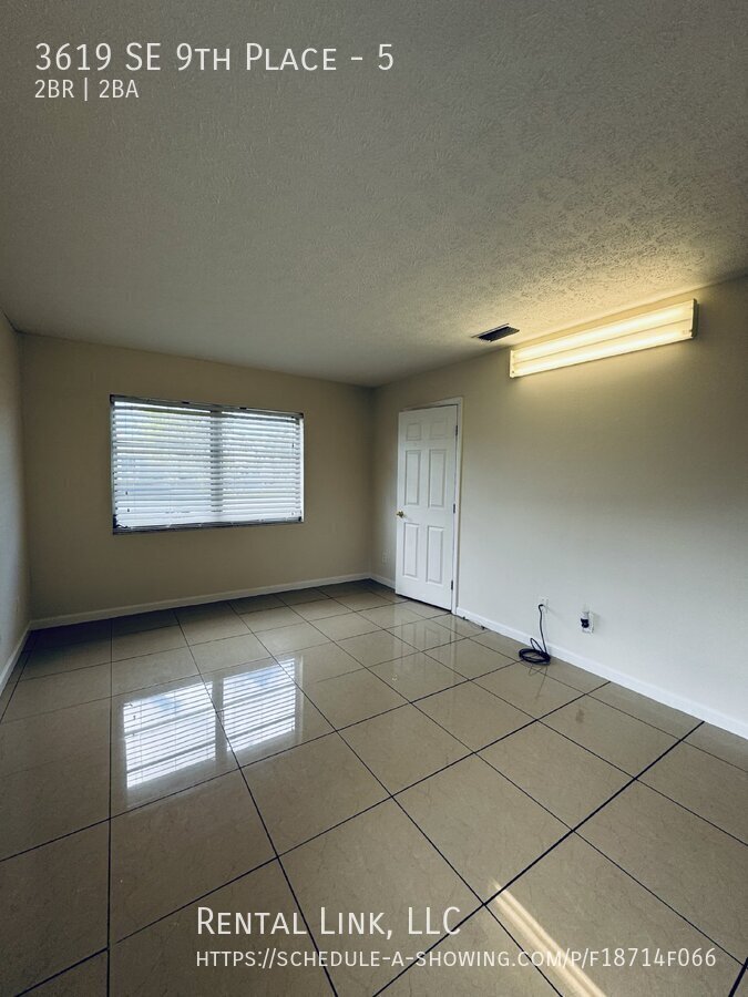 Building Photo - 3619 SE 9th Pl