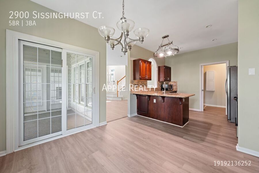 Building Photo - 2900 Sissinghurst Ct
