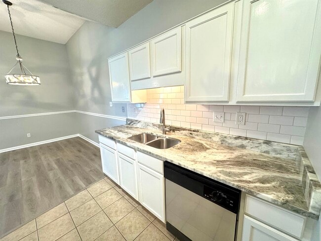 Building Photo - 1217 Brady Hollow Ln