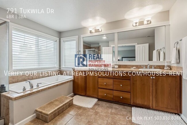 Building Photo - 791 Tukwila Dr