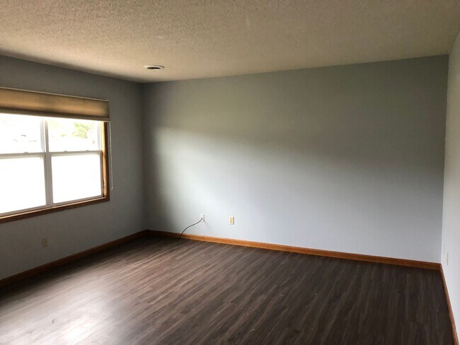 Building Photo - 317 Palomino Ln