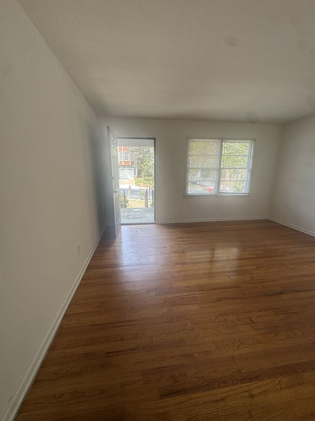 Interior Photo - 215-Hillcrest