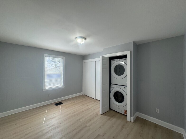 Building Photo - 516R Somerville Ave