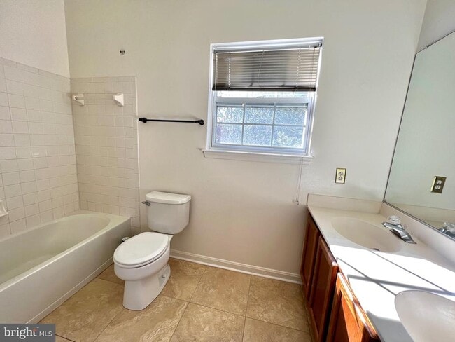Building Photo - 10600 Elizabeth Parnum Pl