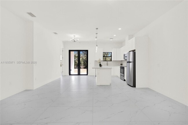 Building Photo - 66 Organ St