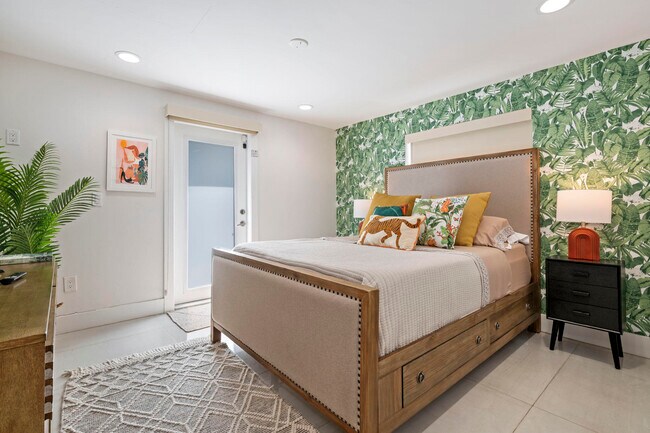 Building Photo - 2112 NE 32nd Ave