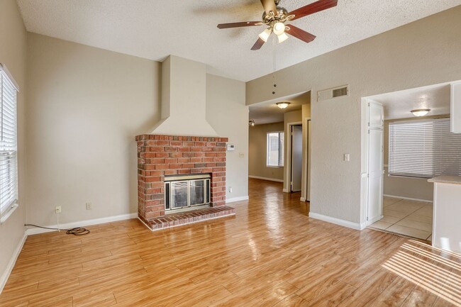 Building Photo - Beautiful 4 bedroom POOL home close to Nellis AFB!