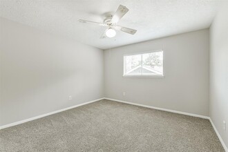 Building Photo - 28902 Twisted Oak Dr