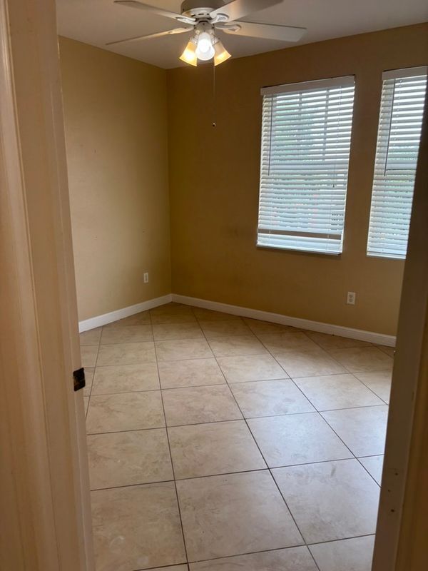 Building Photo - 590 Amador Ln