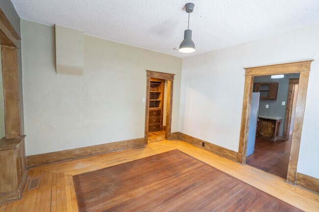 Building Photo - Single-Level 3 Bed / 2 Bath in Ogden — 1907 Charm Near Historic 25th Street