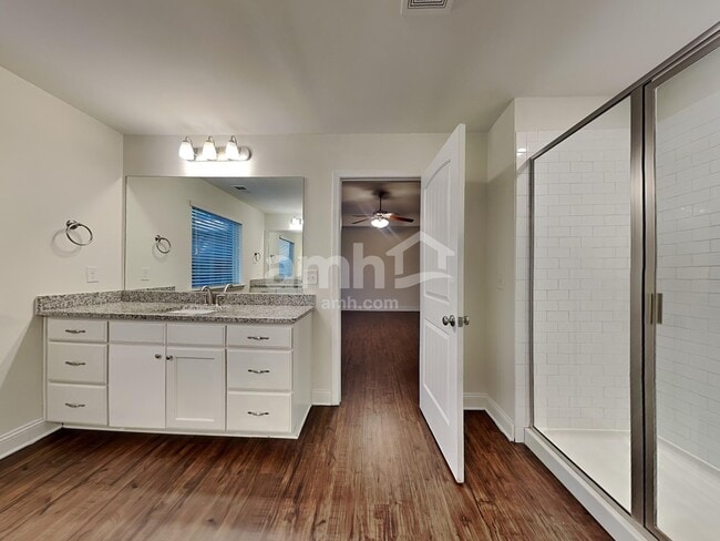 Building Photo - 1682 Weatherbrook Cir