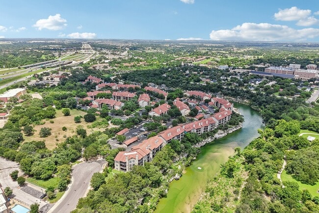 Building Photo - Waters Edge Apartment Homes