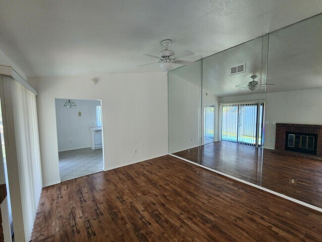 Building Photo - Sunset View! 3 Bedroom 2 Bath Home,