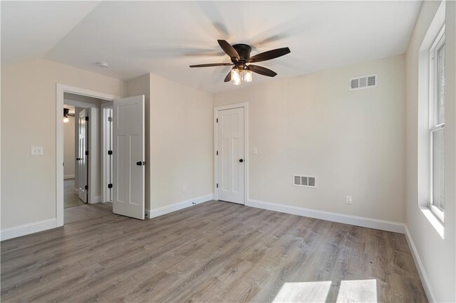 Building Photo - 230 Grand Oak Ln