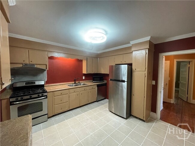 Building Photo - 66 Cleveland Ave